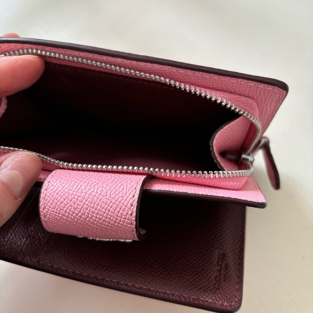 Coach Pink Textured Leather Wallet with Fold-Over Closure - Picture 4 of 6